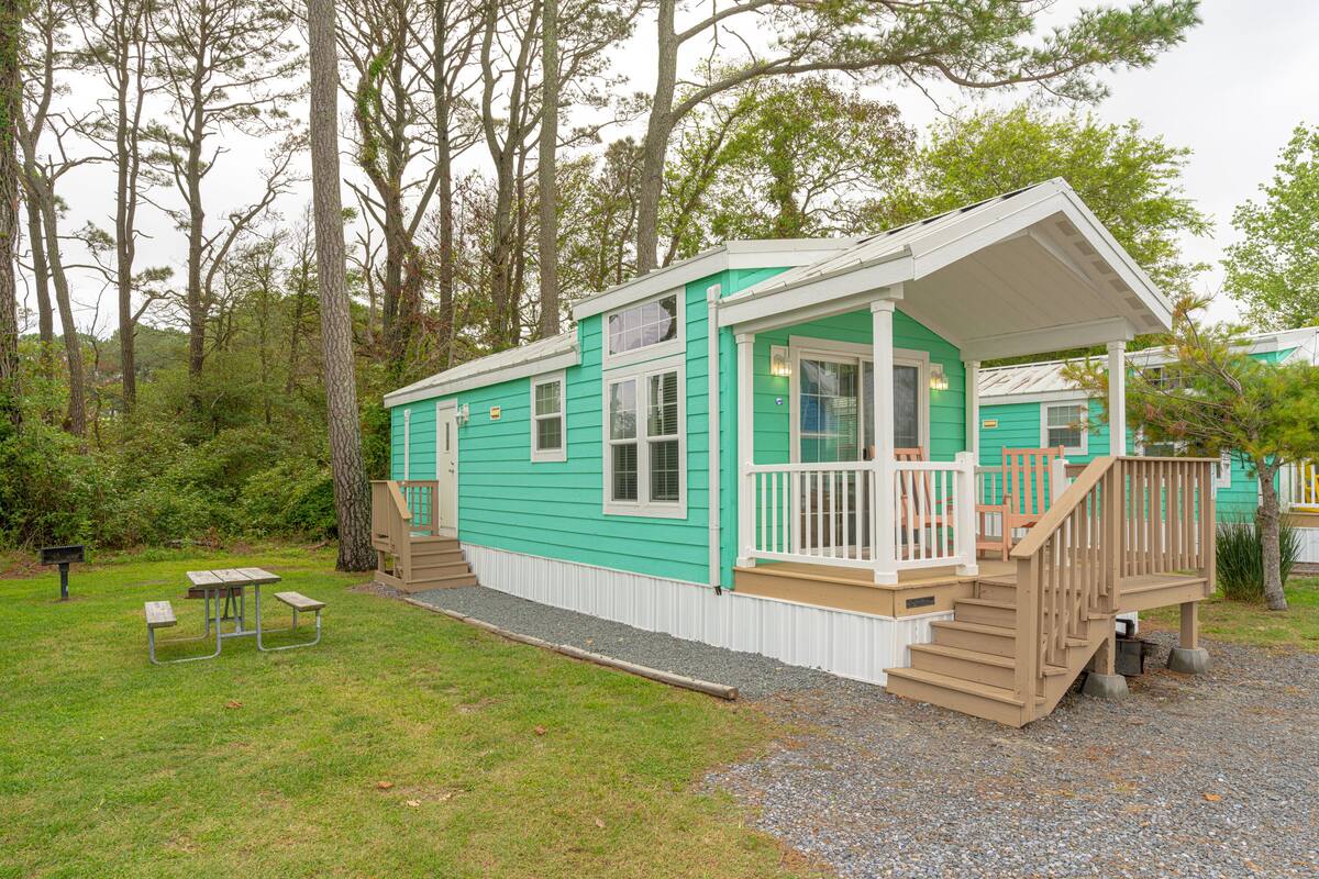 Standard Cottage (with Bunk Bed) | WiFi (free), bed sheets