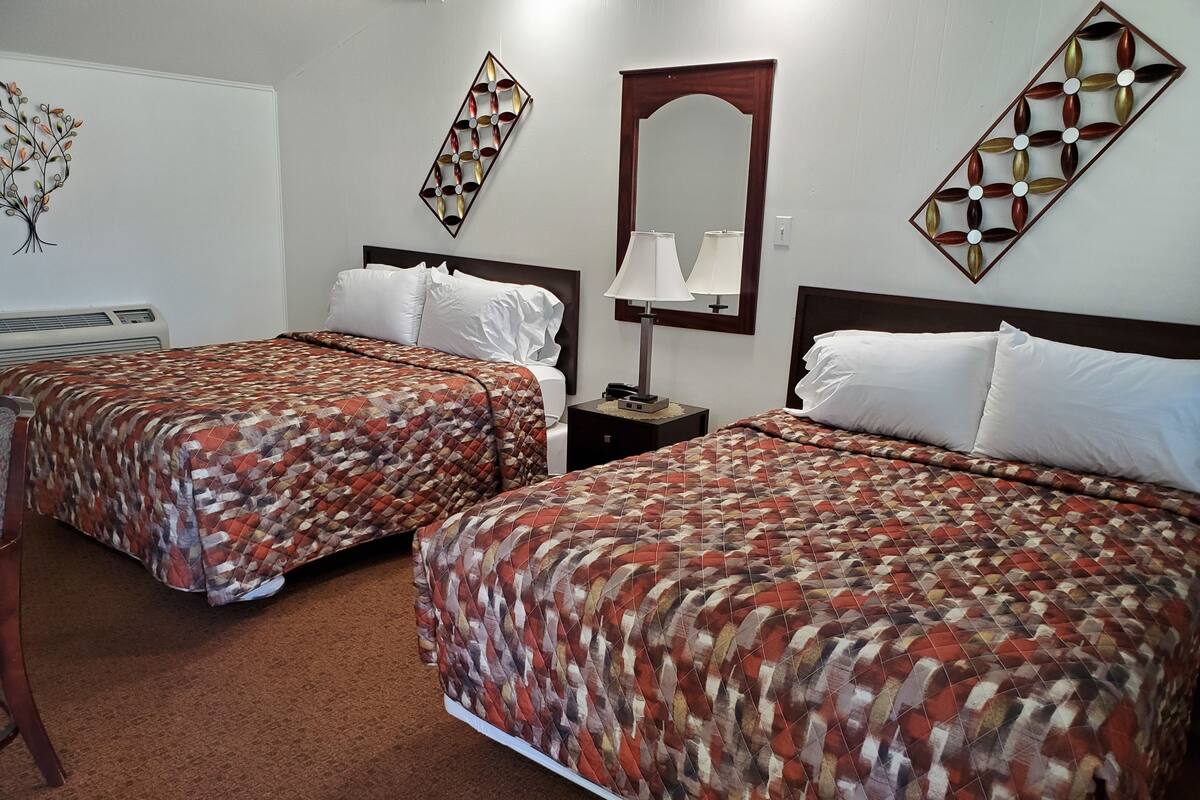 WiFi (free), bed sheets