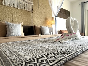 Down comforters, memory foam beds, in-room safe, desk - Reef & Beach Resort (Jambiani)