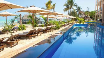 Ocean Front Swim-up | Down duvets, memory-foam beds, in-room safe, desk