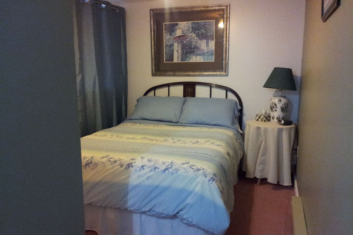 Junior Loft, 2 Bedrooms, Private Bathroom, Partial Ocean View | Premium bedding, individually decorated, iron/ironing board, free WiFi