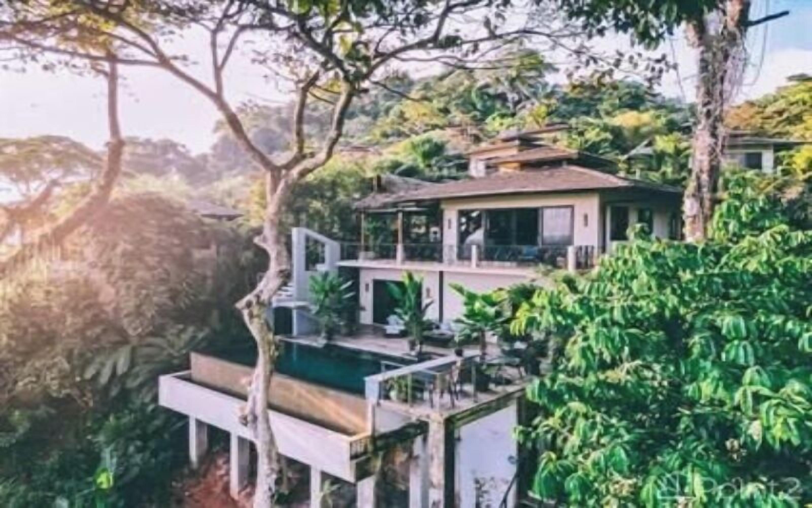 2 Bedroom Villa, Infinity pool and Air Conditioning | Premium bedding, down duvets, memory-foam beds, in-room safe
