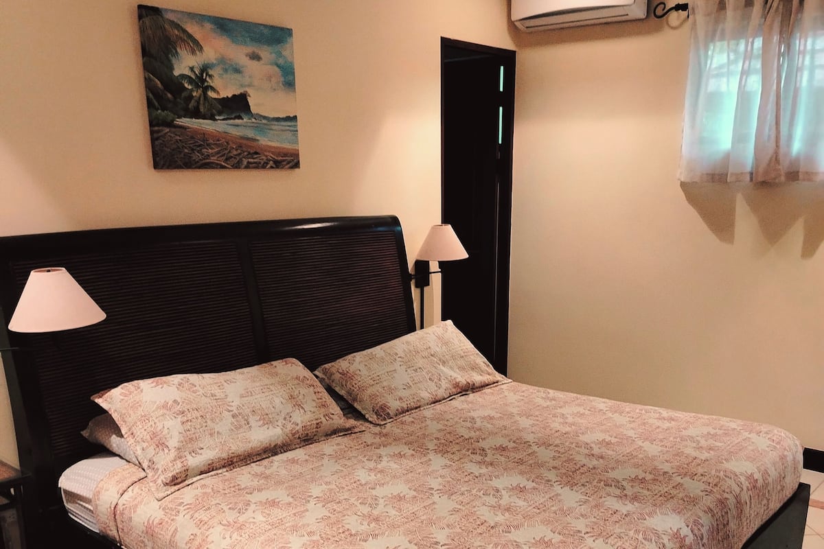 Villa Tuanis | 2 habitaciones y caja de seguridad en la habitación