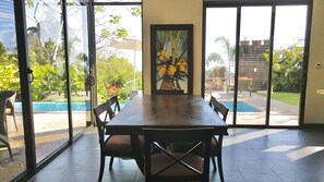 Deluxe House, 3 Bedrooms, Private Pool, CASA TRES NIÑAS | Matsal