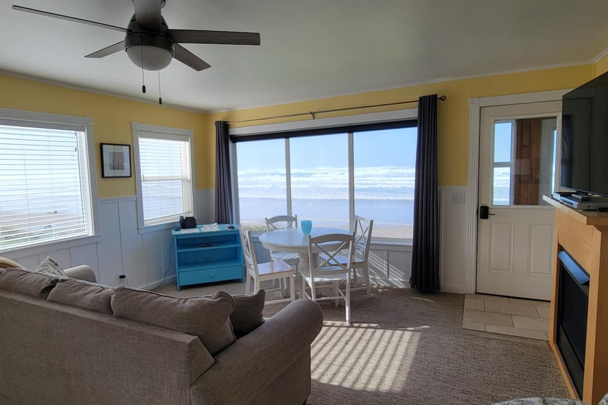 套房 (Sand Dollar) | 客廳 | 平面電視、DVD 播放機