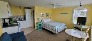 Studio, 1. etasje (Sunset) | Sengetøy av topp kvalitet, individuelt innredet og strykejern/-brett