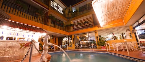 Kolam renang outdoor