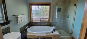 Suite (Osprey) | Salle de bain | Articles de toilette (gratuits), séchoir à cheveux, serviettes fournies
