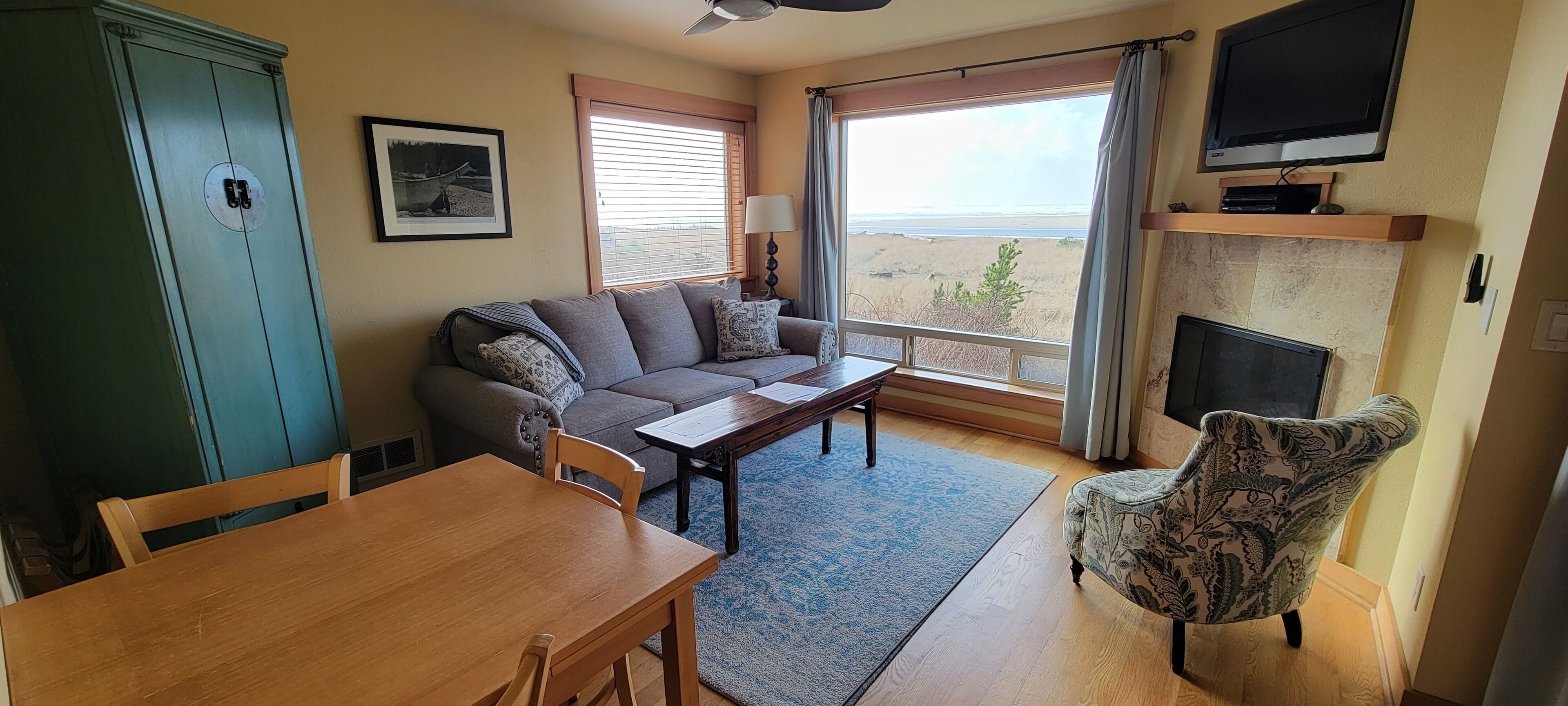 Studio (Tide Pool Alive) | Aire de séjour | Téléviseur à écran plat de 32 po avec télévision numérique, téléviseur