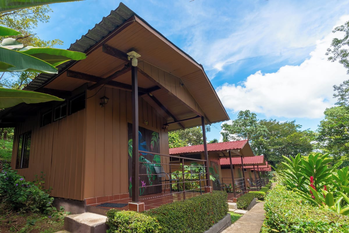 Bungalow Standar | 1 kamar tidur, seprai premium, Wi-Fi gratis, dan seprai linen