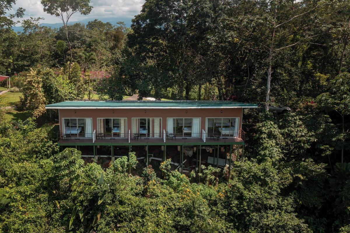 Chambre supérieure, vue sur la montagne | Façade de l’hébergement