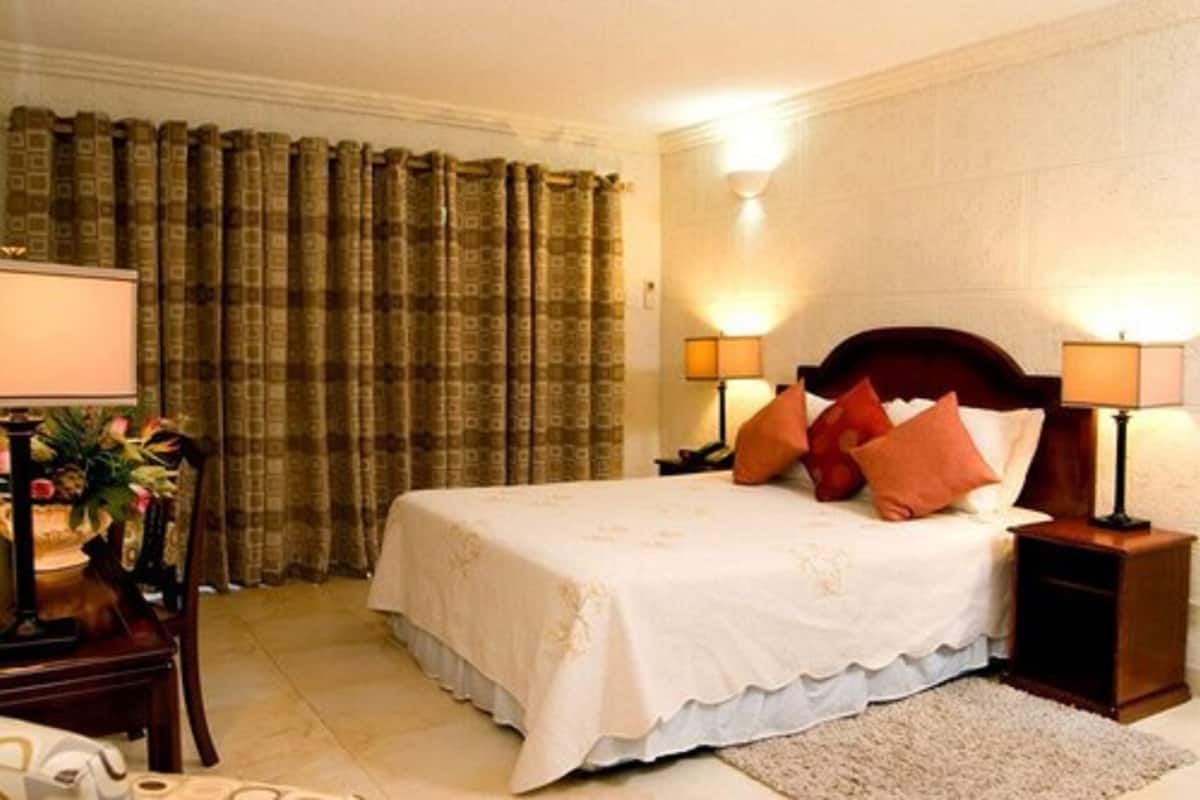 Poolside Studio | 1 chambre, coffre-fort, bureau, rideaux dâobscurcissement