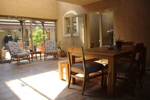 Interior - On the Cliff Guest House (Hermanus)