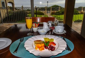 Free daily cooked-to-order breakfast - On the Cliff Guest House (Hermanus)