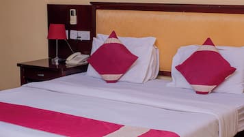 Premium bedding, in-room safe, desk, laptop workspace