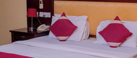 Premium bedding, in-room safe, desk, laptop workspace