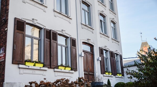 숙박 시설 정면