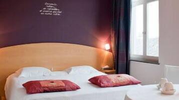 Deluxe Double Room | Minibar, free cribs/infant beds, rollaway beds, free WiFi
