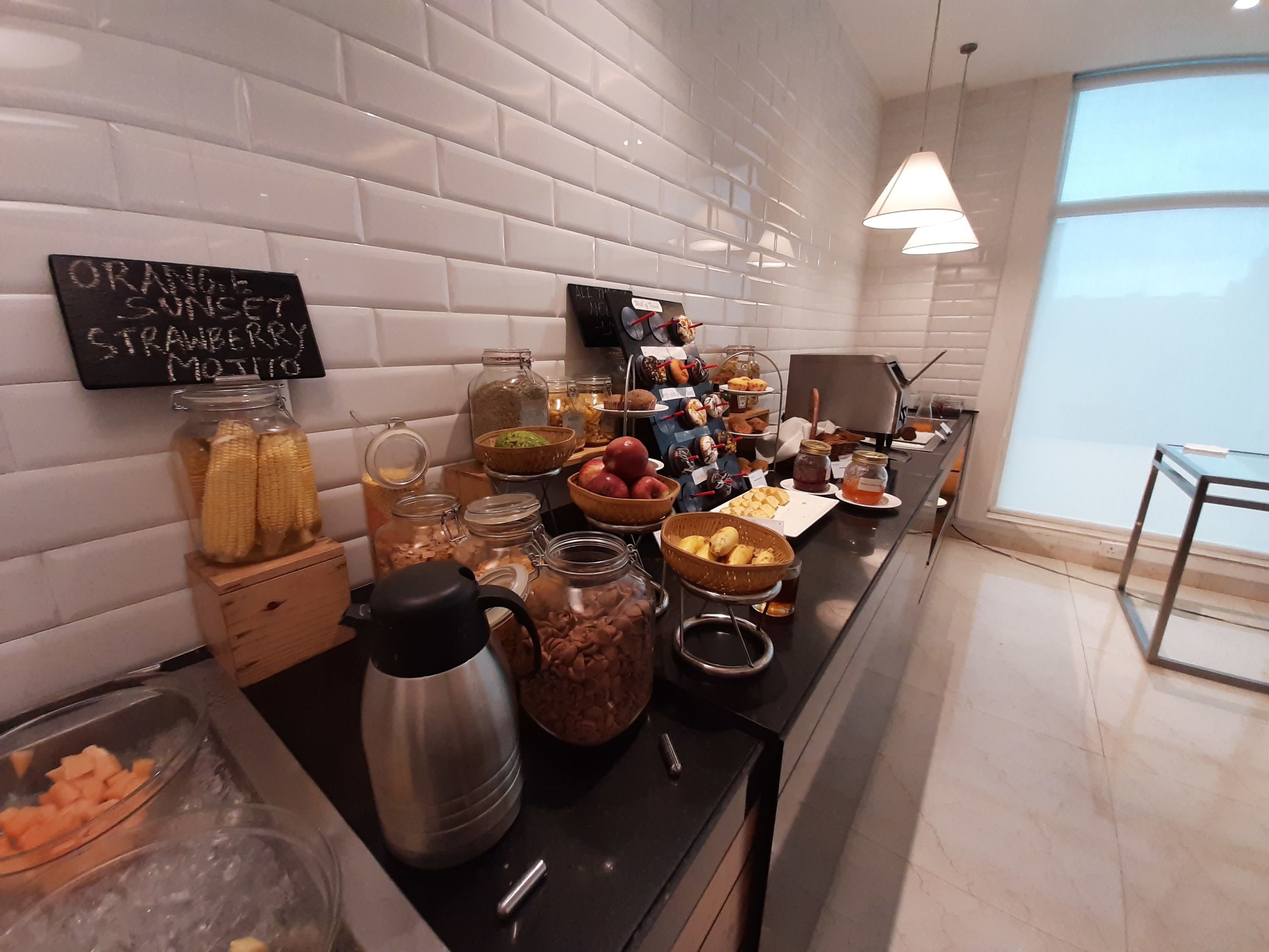 Desayuno buffet diario (INR 499 por persona)