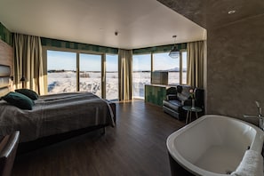 Suite Panoramique, vue lac, en angle | Décoration personnalisée, ameublement personnalisé, bureau