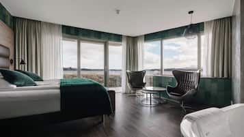 Panoramic Suite, Lake View, Corner