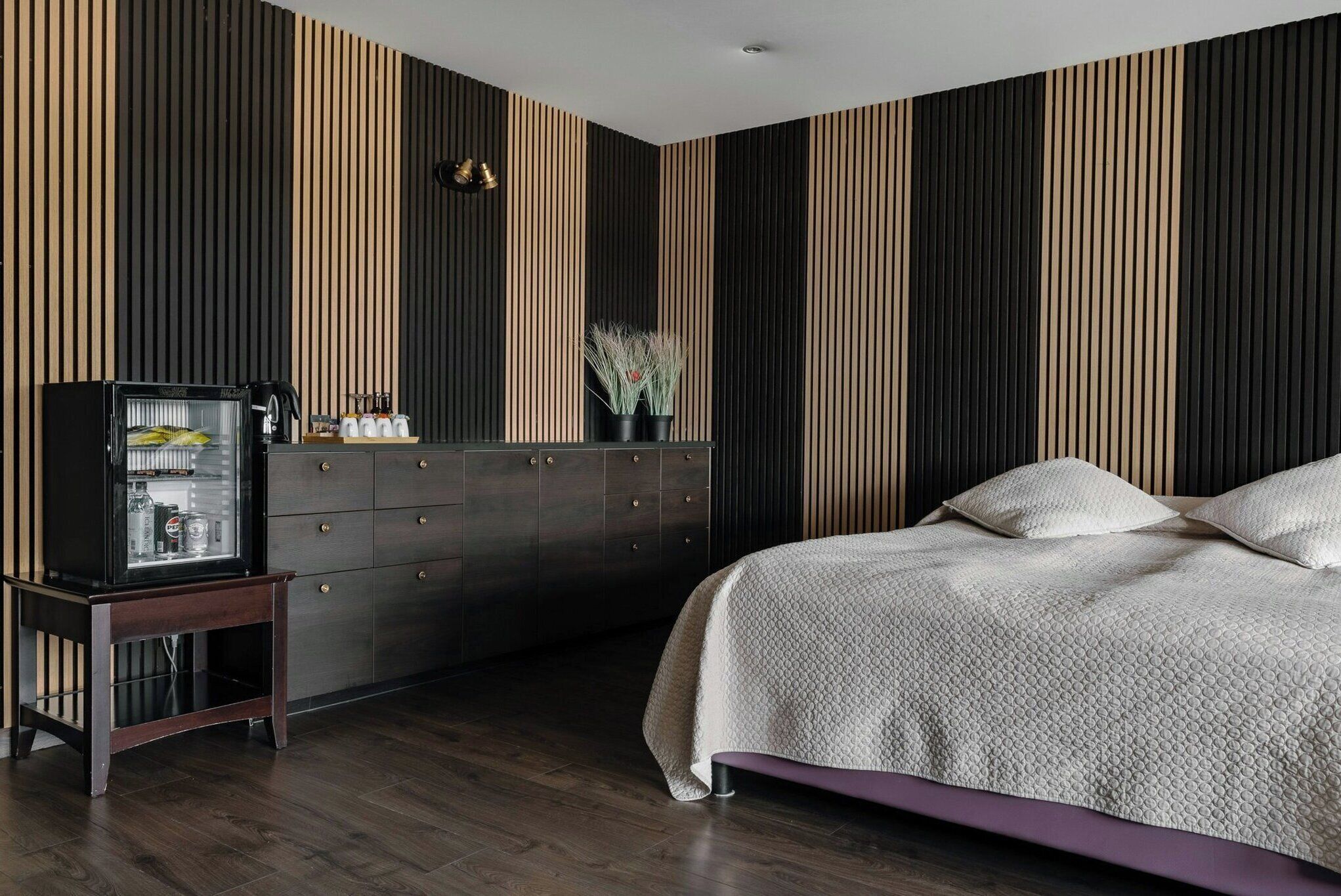 Family Suite, Terrace | Escritorio, espacio para trabajar con laptop y cortinas blackout 