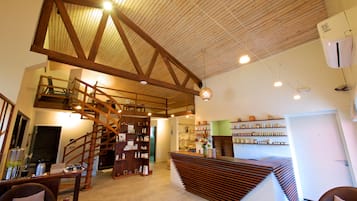 Couples treatment rooms, sauna, hot tub, steam room, Turkish bath
