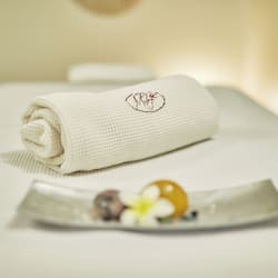 Couples treatment room(s), sauna, hot tub, steam room