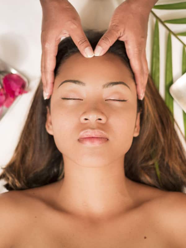Couples treatment room(s), sauna, hot tub, steam room