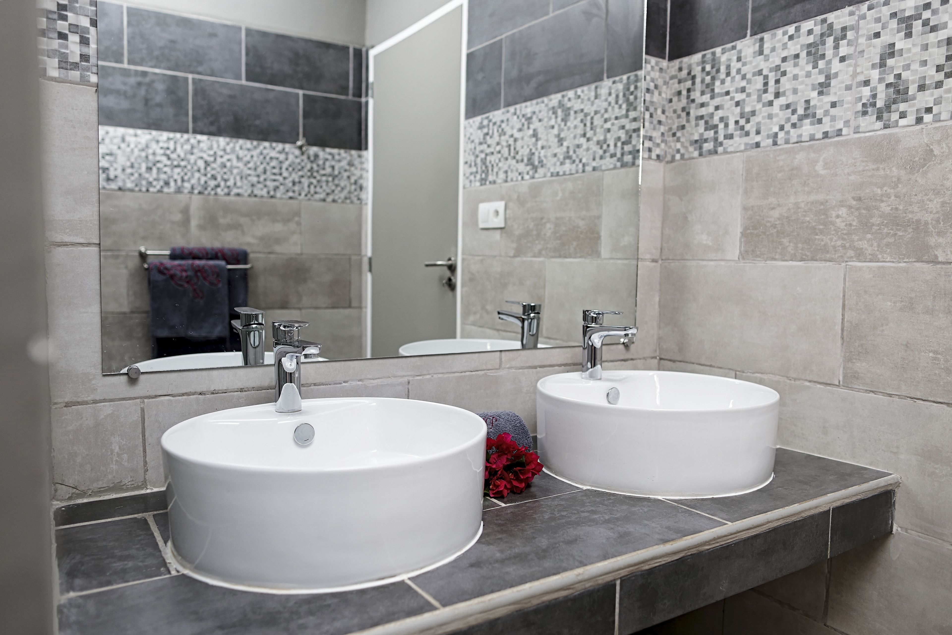 double room | bathroom sink