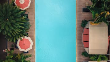 Outdoor pool, pool umbrellas, sun loungers