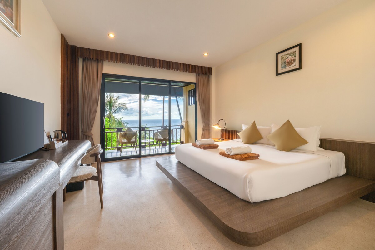 Deluxe Ocean View | Minibar, in-room safe, rollaway beds (surcharge), WiFi (free)