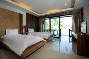 Deluxe Pool Access | Minibar, caja fuerte, camas supletorias y wifi gratis