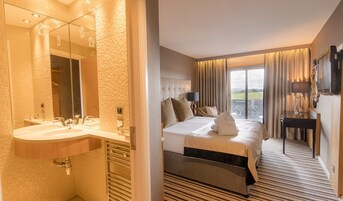 华丽客房 | 高档床上用品、隔音、熨斗/熨板、免费 WiFi