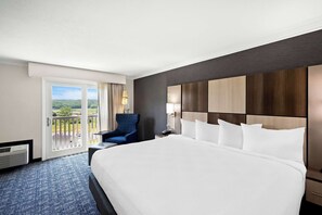 Cortinas blackout, ferros/tábuas de passar roupa, Wi-Fi de cortesia