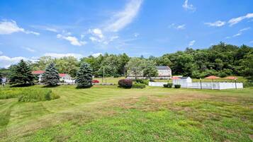 حمّام سباحة خارجي موسمي