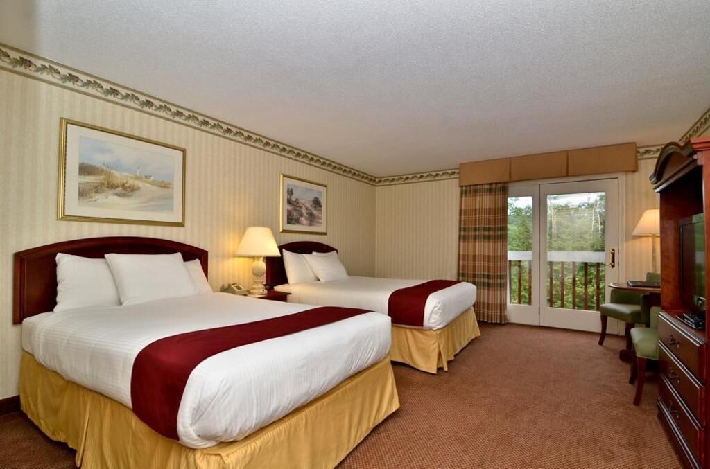 Blackout drapes, iron/ironing board, free WiFi, bed sheets