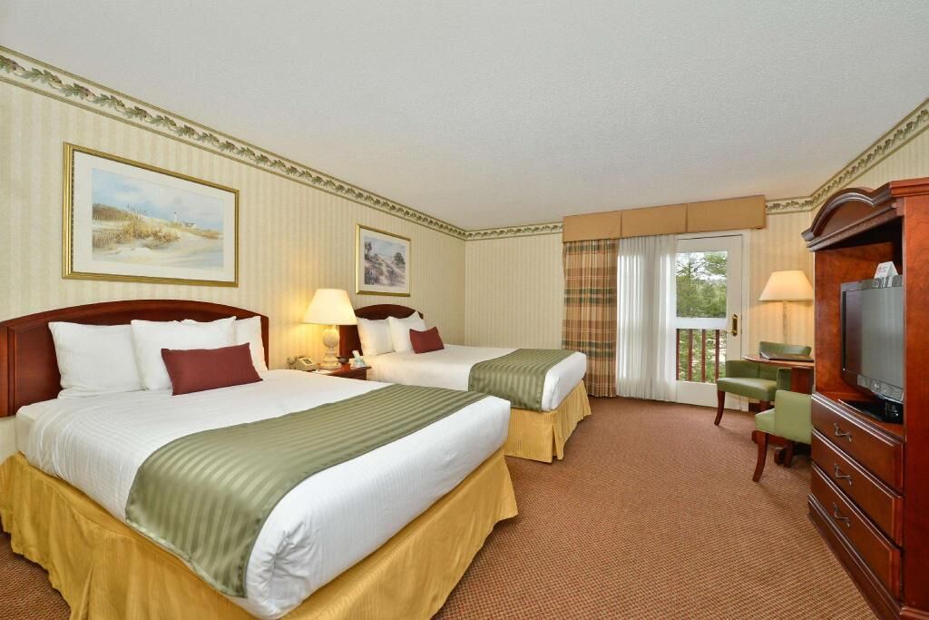 Blackout drapes, iron/ironing board, free WiFi, bed sheets
