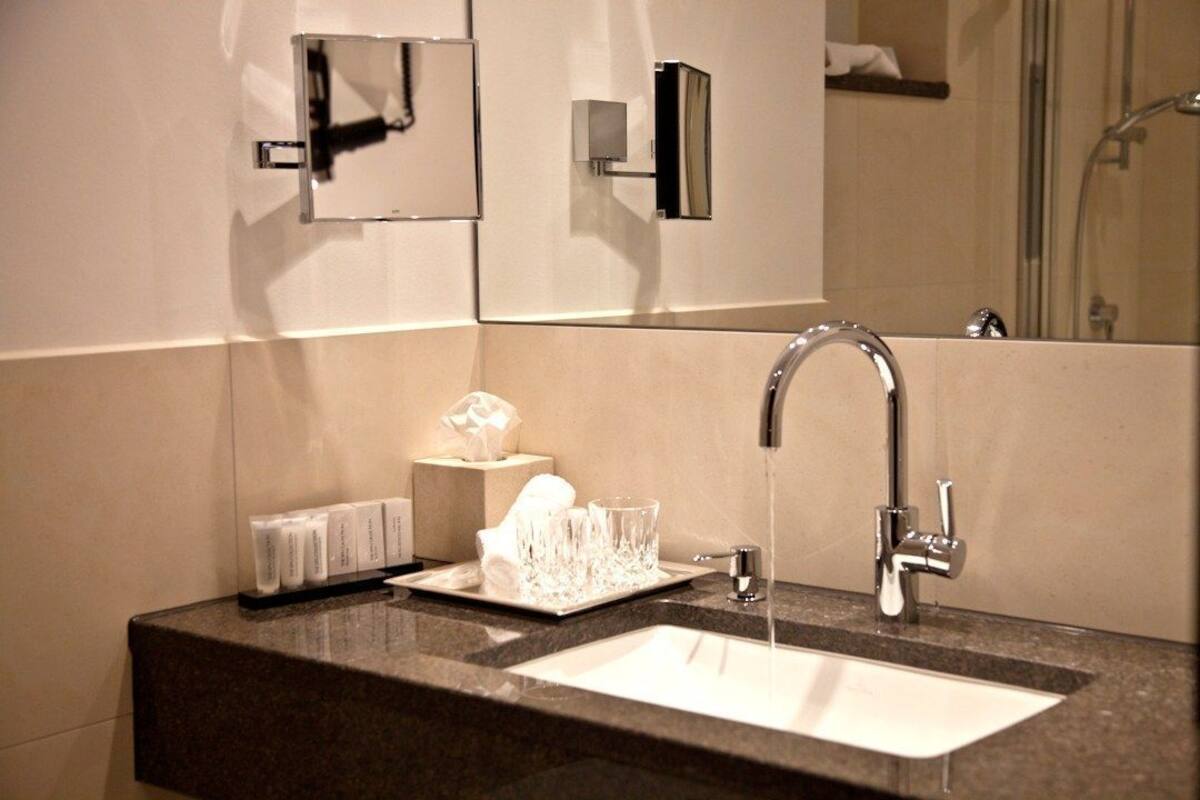 egyptian cotton sheets, premium bedding, pillow-top beds, minibar