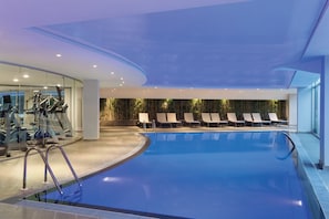 Indoor/outdoor pool