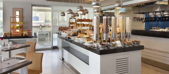 Ramada Hotel & Suites by Wyndham Izmir Kemalpasa