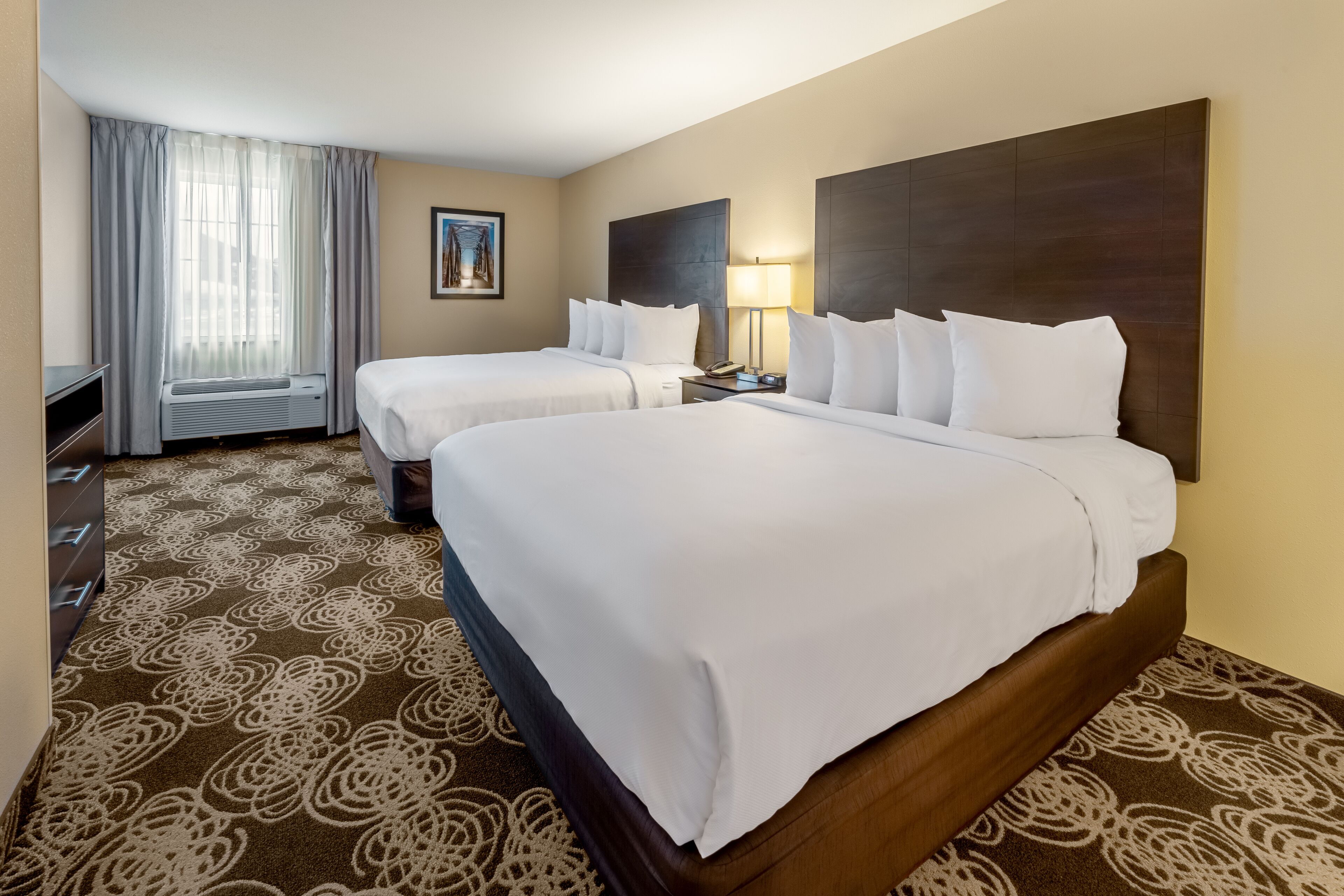 Premium bedding, in-room safe, desk, iron/ironing board