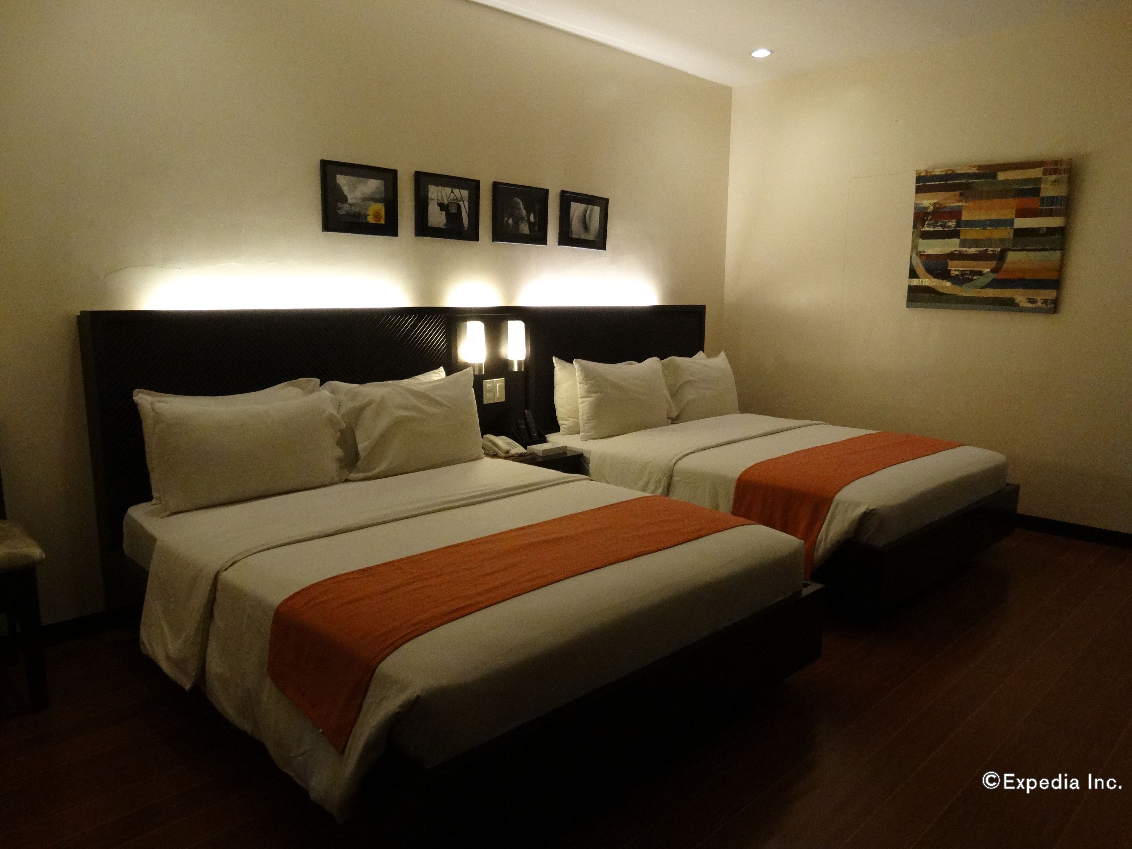 deluxe double or twin room, 1 bedroom, accessible, city view | minibar, desk, rollaway beds, free wifi