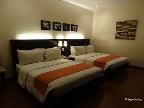 Deluxe Double or Twin Room, 1 Bedroom, Accessible, City View | Minibar, desk, rollaway beds, free WiFi - Hotel Esse Davao (Davao)