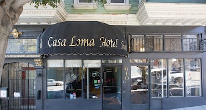 Casa Loma Hotel