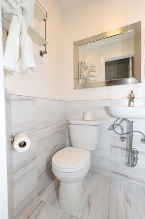 Zweibettzimmer, eigenes Bad | Badezimmer