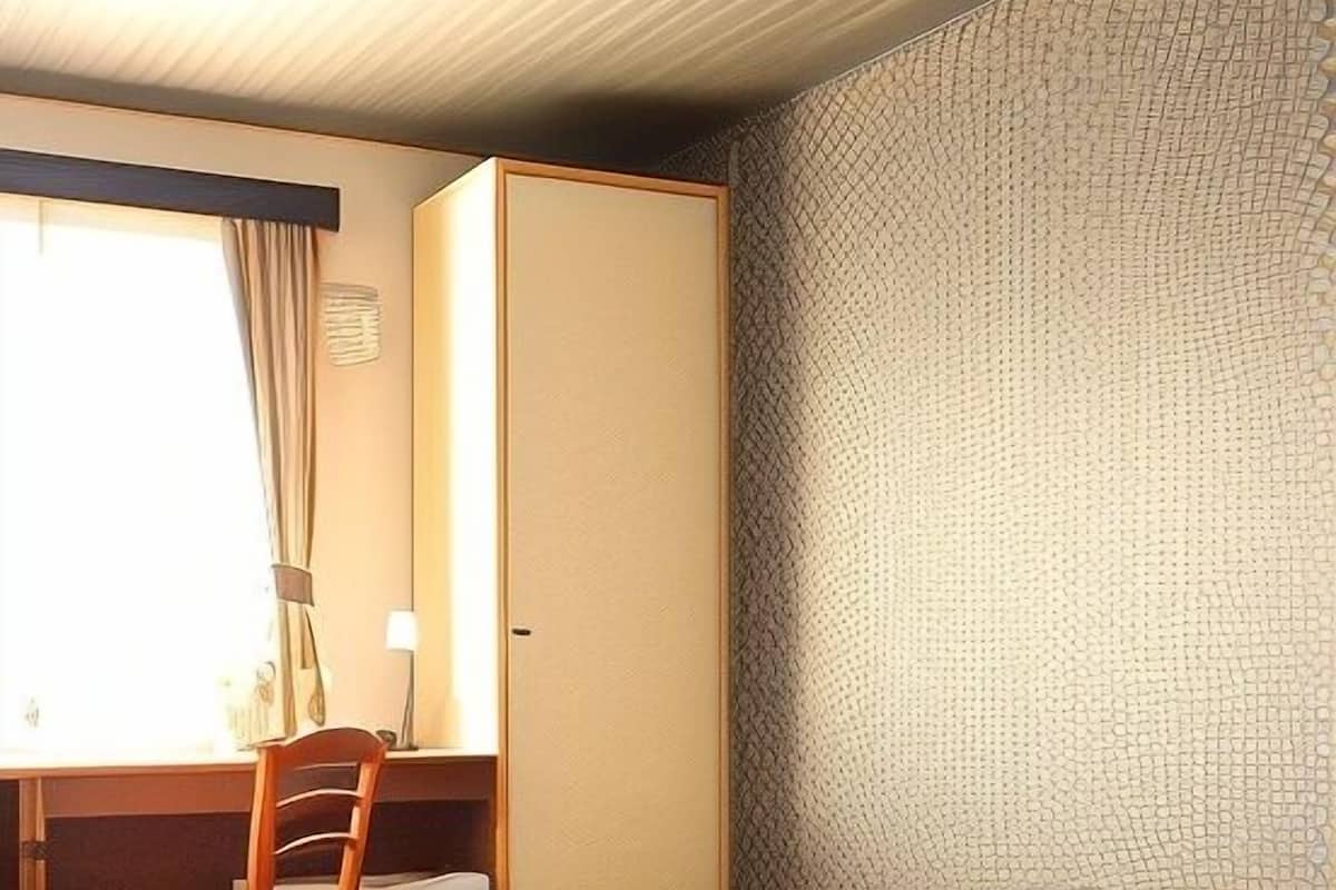 Individually decorated, desk, iron/ironing board, free WiFi