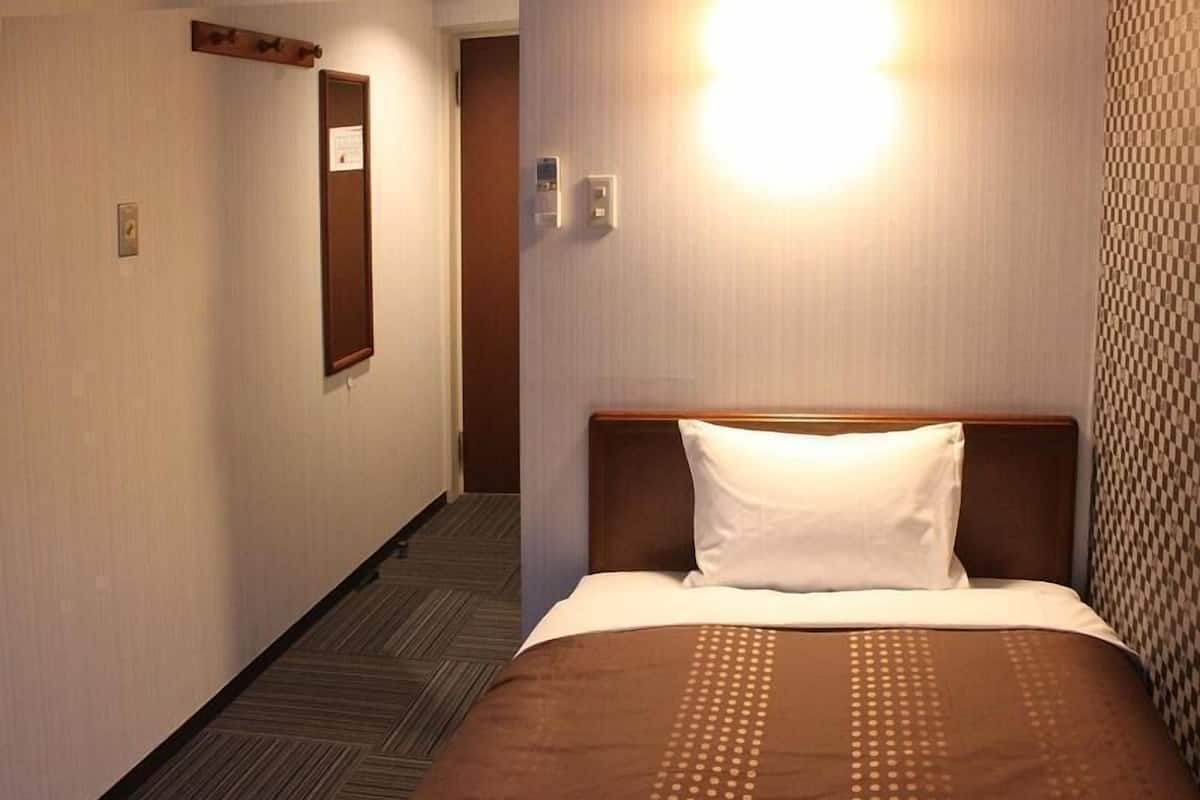 Individually decorated, desk, iron/ironing board, free WiFi