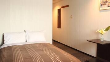 Individually decorated, desk, iron/ironing board, free WiFi