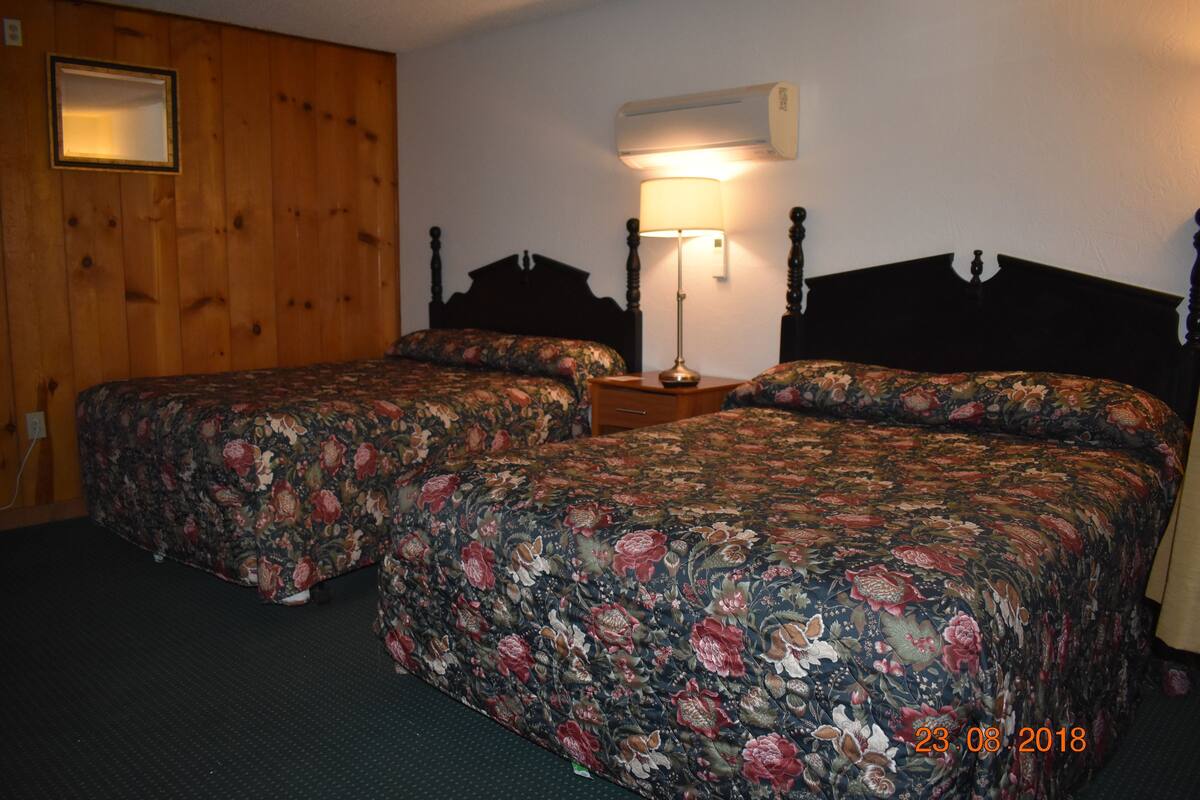 Cribs/infant beds, rollaway beds, free WiFi, bed sheets